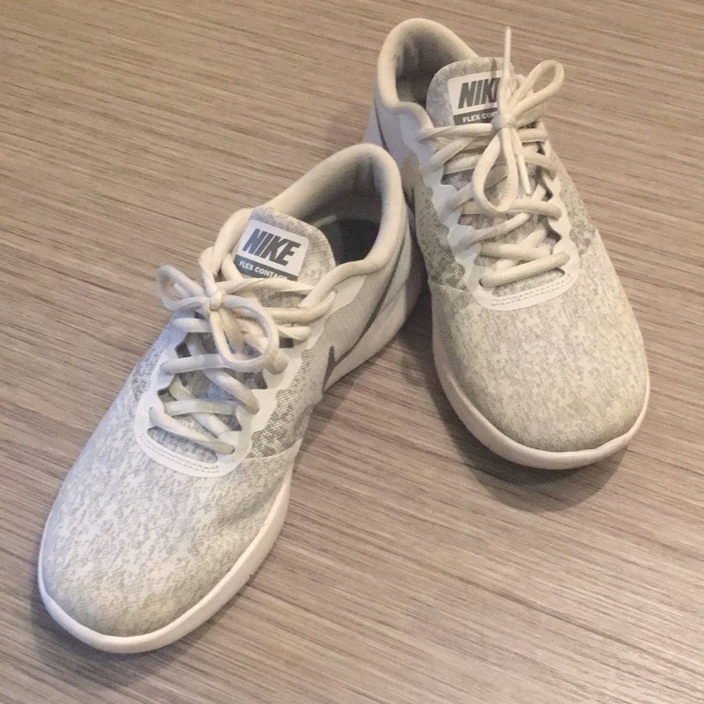 Nike Flex Contact sneakers (light gray and white)